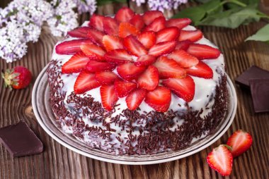 çilek ile Çikolatalı pasta 