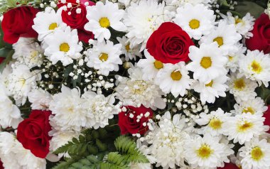 Kırmızı ve beyaz buket