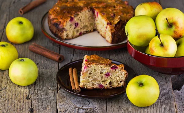 Tarta de manzana con canela — Foto de Stock