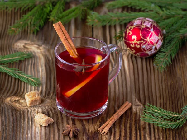 Drink of red color with spices — Stock Photo, Image