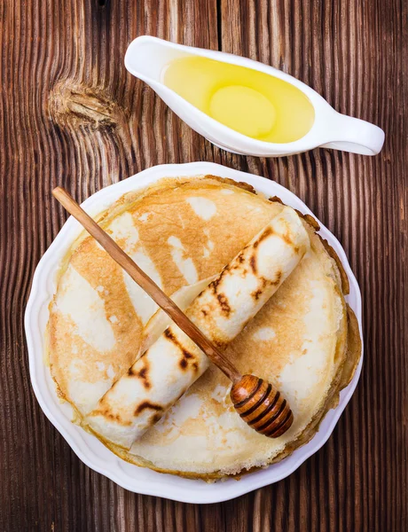 Panqueques con miel —  Fotos de Stock
