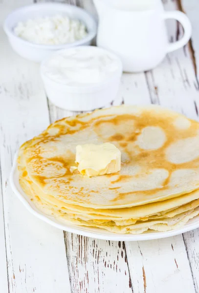 Pancakes on a wooden background — Stock Photo, Image