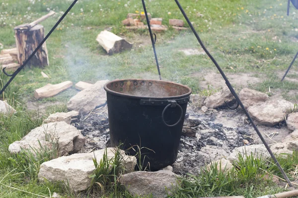 Garnek na ogień — Zdjęcie stockowe