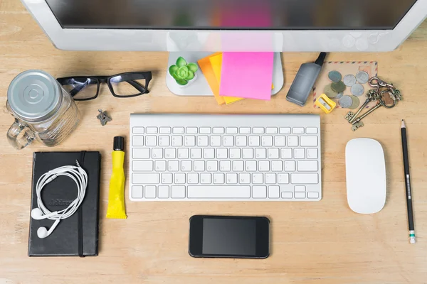 Office desk , modern computer Working on a Wooden Table — Stock Photo, Image