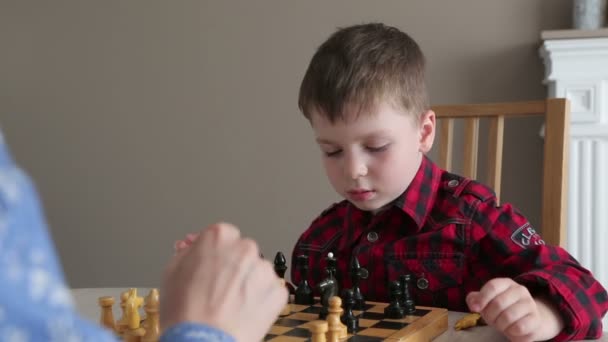 Boy Plays Chess — Stock Video