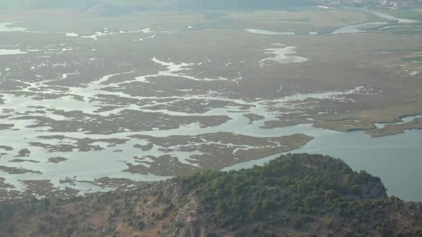 Delta Moeras Wetland Uitzicht Zee Vanaf Bergtop Terrein Aardrijkskunde Topografie — Stockvideo