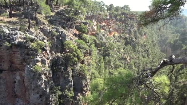 Deep Steep Rocky Canyon Wall Gorge Deep Cleft Escarpments Cliffs — Stock Video