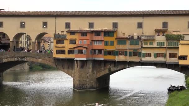 Ponte Vecchio Jest Średniowieczny Kamień Zamknięty Spandrel Segmentowy Most Łukowy — Wideo stockowe