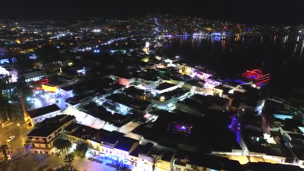 Vista Aerea Notte Strade Illuminate Una Città Mare Marina Bacino — Video Stock