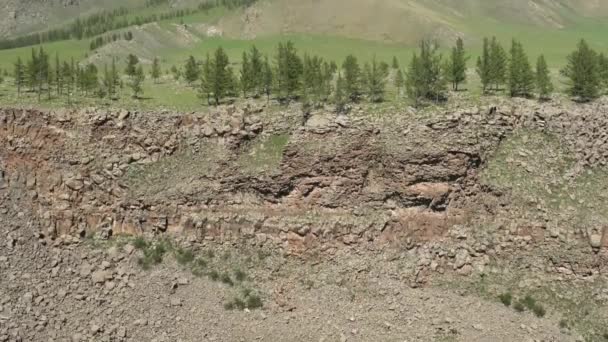 Broken Crumbled Rocks Spilling Canyon Slope Ridge Valley Floor Volcanic — Wideo stockowe