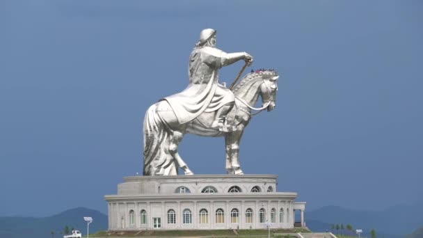 Equestrian Statue Great Warrior Genghis Khan Ulaanbaatar Mongolië Vechter Strijder — Stockvideo