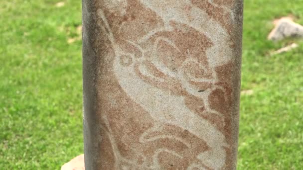 고대로부터 오벨리스크에 Deer Stone Megalith Screw Symbols Deerstone Cemeteries Stele — 비디오