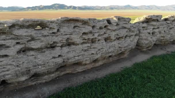 Ruinas Antigua Ciudad Edificio Pared Antigüedad Vasta Llanura Baibaliq Baibalik — Vídeos de Stock