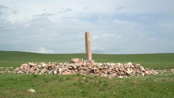 Moyuncor Taş Anıtı Ndaki Tarihi Runik Alfabe Yazıtları Antik Megalit — Stok video