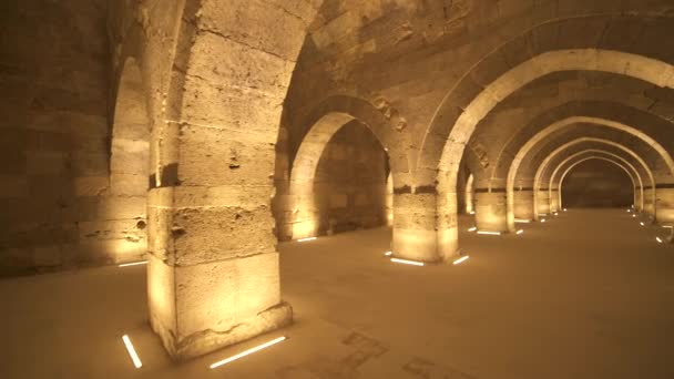 Εσωτερικό Του Ιστορικού Κτιρίου Πέτρινες Καμάρες Και Θόλους Καθεδρικός Ναός — Αρχείο Βίντεο