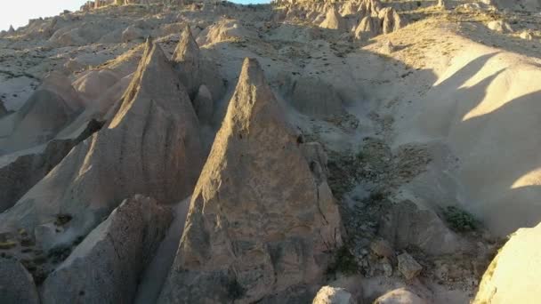 Hoodoos Feenschornsteine Und Sedimentäre Vulkanische Felsformation Erodierten Steintälern Sandstein Hoodoo — Stockvideo