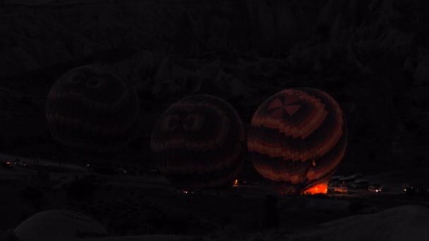 Підготовка Надуву Повітряних Кульок Вночі Перед Заходом Сонця Пульверизація Пасажирського — стокове відео