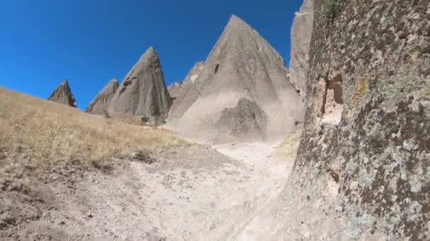 Скалы Скальных Шатров Размытых Каменных Шатрах Долинах Пещер Исторических Монастырях — стоковое видео
