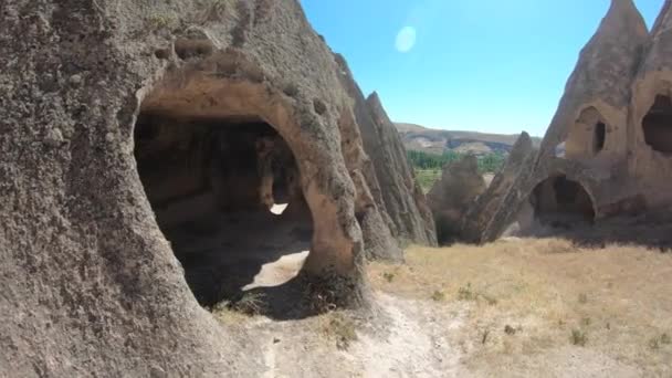 Fadas Chaminés Hoodoos Caverna Casa Mosteiro Histórico Através Dos Olhos — Vídeo de Stock