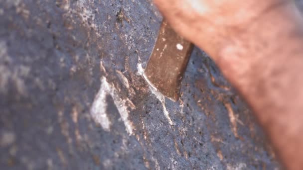 Starożytny Człowiek Jaskinia Malarstwo Pisanie Historyczny Napis Graffiti Powierzchni Skały — Wideo stockowe