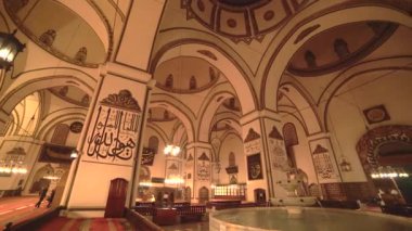 İçsel dünyanın en güzel dev camii. Minare mistik tanrı dini gizemli ruhani dini ibadet yeri mihrab muhteşem görkemli görkemli güzellik kalıpları arabesk kaligrafi 4K