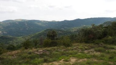 Dağın tepesinden manzara