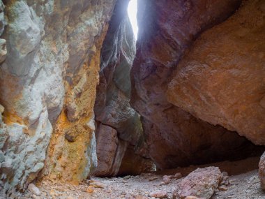 Huesca ilinin Nueno köyünün çevresinde yer alan San Julian geçitleri