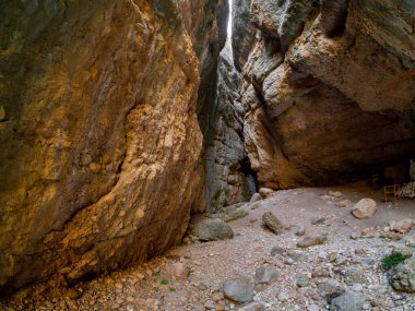 Huesca ilinin Nueno köyünün çevresinde yer alan San Julian geçitleri