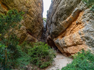 Huesca ilinin Nueno köyünün çevresinde yer alan San Julian geçitleri