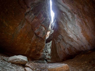 Huesca ilinin Nueno köyünün çevresinde yer alan San Julian geçitleri
