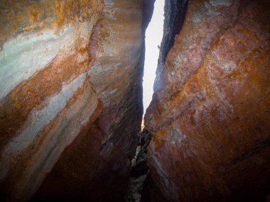 Huesca ilinin Nueno köyünün çevresinde yer alan San Julian geçitleri
