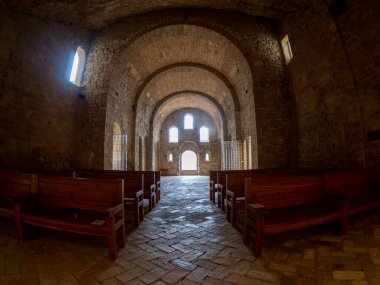 Huesca eyaletindeki San Juan de la bezelye manastırı ve Aragon krallığının kurulduğu yer.