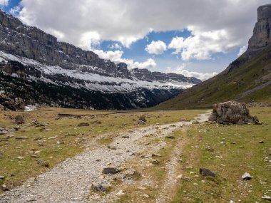 Sirk soaso, Ordesa 'nın milli parkında ve at kuyruğunun bulunduğu kayıp dağda.