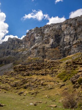 Sirk soaso, Ordesa 'nın milli parkında ve at kuyruğunun bulunduğu kayıp dağda.