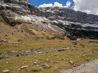 Sirk soaso, Ordesa 'nın milli parkında ve at kuyruğunun bulunduğu kayıp dağda.