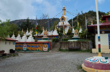 Aragon, İspanya Panillo 'daki Dag Shang Kagyu Tapınağı Budist tapınağı Dag Shang Kagyu, Aragonlu Pireneler' deki Vajrayana Budist Merkezi.