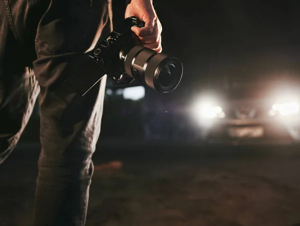 Homem Segura Câmera Silhueta Videomaker — Fotografia de Stock