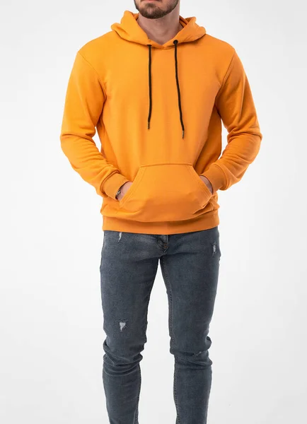 Άνθρωπος Στέκεται Ζωντανή Πορτοκαλί Κουκούλα Απομονωμένο Στούντιο Φωτογραφία Αρσενικό Φορώντας — Φωτογραφία Αρχείου