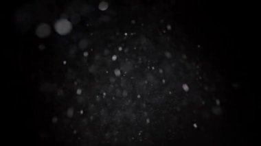 Yavaş Hareketli Karlı Bokeh Işıkları Kara Arkaplanda, Uçan Kar Taneleri Çekimi