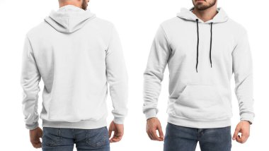 Sakallı adam beyaz kapüşonlu giyiyor. Beyaz kazaklı bir adamın izole edilmiş fotoğrafı.