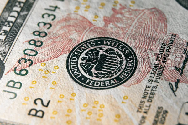 Макрофото Символа Федеральной Резервной Системы Стодолларовой Купюре Поверхностный Фокус Крупным — стоковое фото