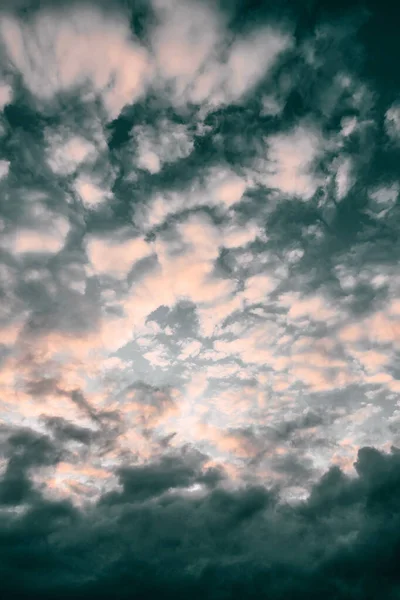 Evening Sky Fluffy Small Clouds Rain Overcast Ocean Golden Hour — Stock Photo, Image