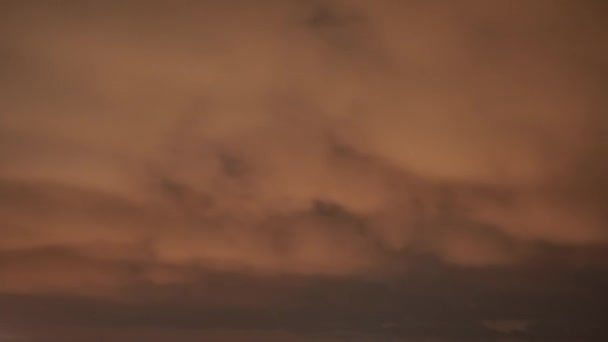 Noche Completa Lapso Tiempo Nubes Noctilucentes Con Estrellas Cubiertas Nubes — Vídeos de Stock
