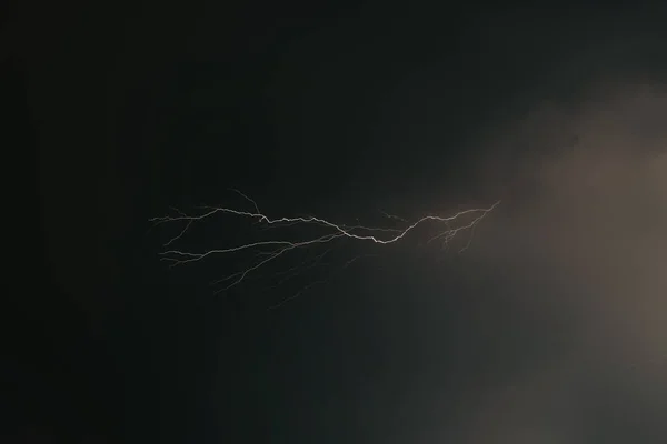 Relâmpago Céu Noturno Tempestades Pesadas Com Golpes — Fotografia de Stock