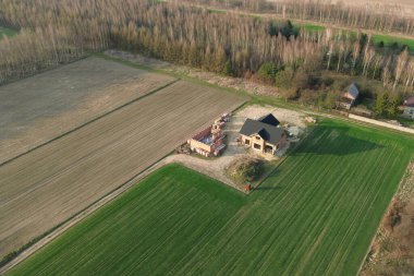 Yemyeşil manzaralı müstakil ev inşa altında