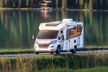 İlkbaharda tatil karavanı gezisi