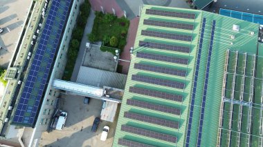 Banliyödeki güneş enerjili evler