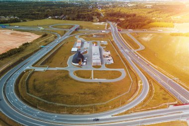 Yol üstü ve kıvrımlı çıkış yolları