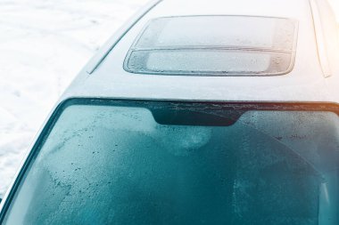 Soğuk bir günde buz gibi silecekler