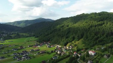 Manzaralı dağ kırsalında emlak yatırımı